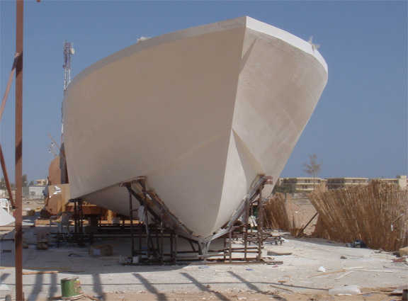 Fiberglass hull built by same builder as photo opposite.