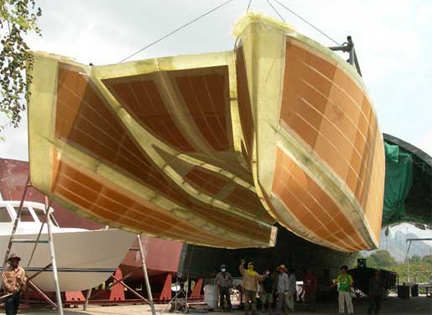 Bruce Roberts, FIBERGLASS TRAWLER CATS, steel trawlers 