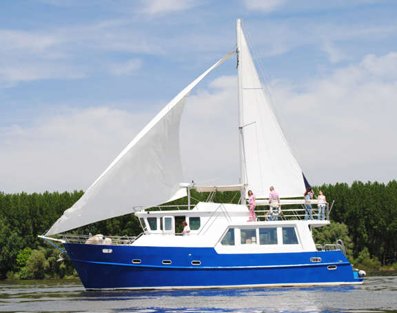 TRAWLER YACHT 48, trawlers, passagemakers, live-aboard 