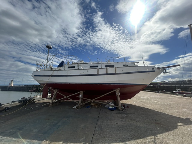 Miss Fiona Spray 33 exterior
